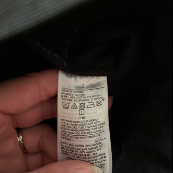Old Navy maternity black jeans.  Size 2 - Picture 3 of 3